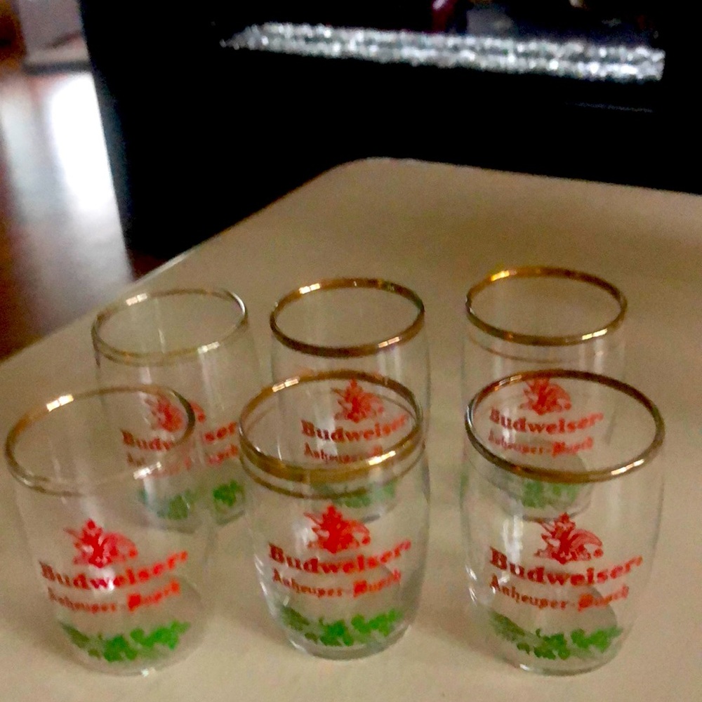 Six Budweiser drink glasses.